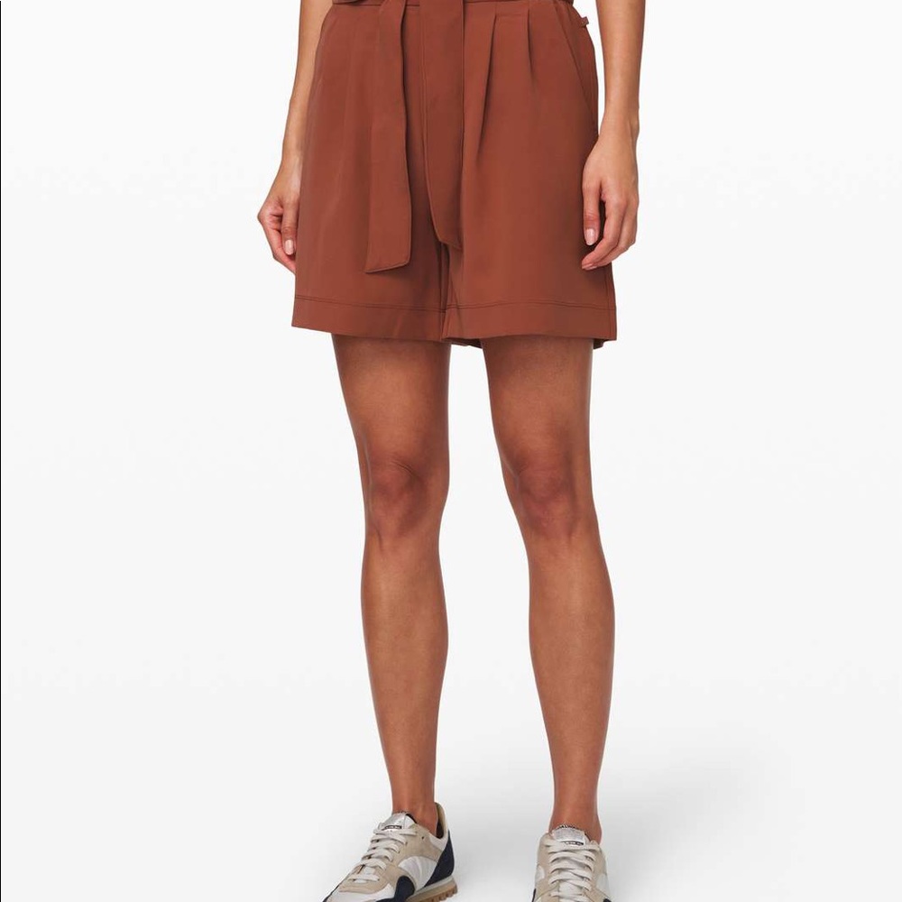 🌺Host Pick🌺 Lululemon Noir Shorts 5.5” in Rustic Clay
